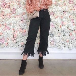 Vtg Levi’s Mom Jean Cropped Fringe Raw Hem Size 29